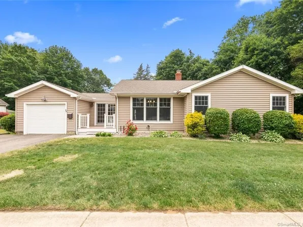 55 Grove Street, Clinton, CT 06413