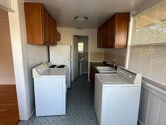 5th image of 216 S Cedar Ave APT 4