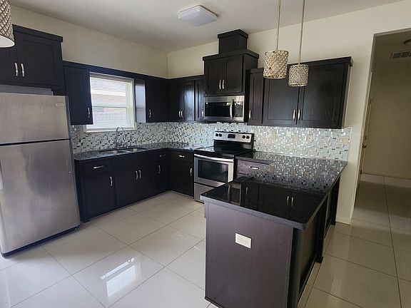 5th image of 804 E Myrtle Beach Ave #2