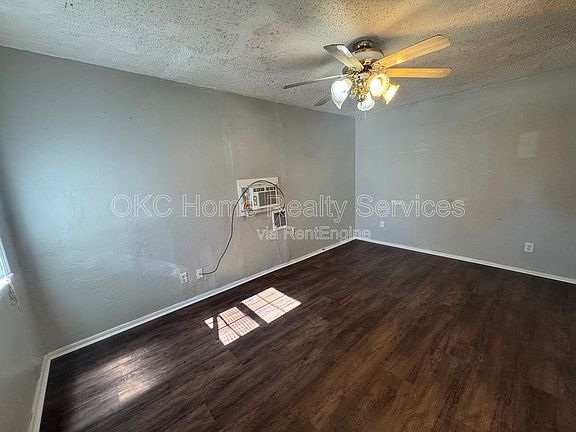 2nd image of 717 SE 27th St