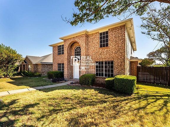 3rd image of 3929 Acorn Ln