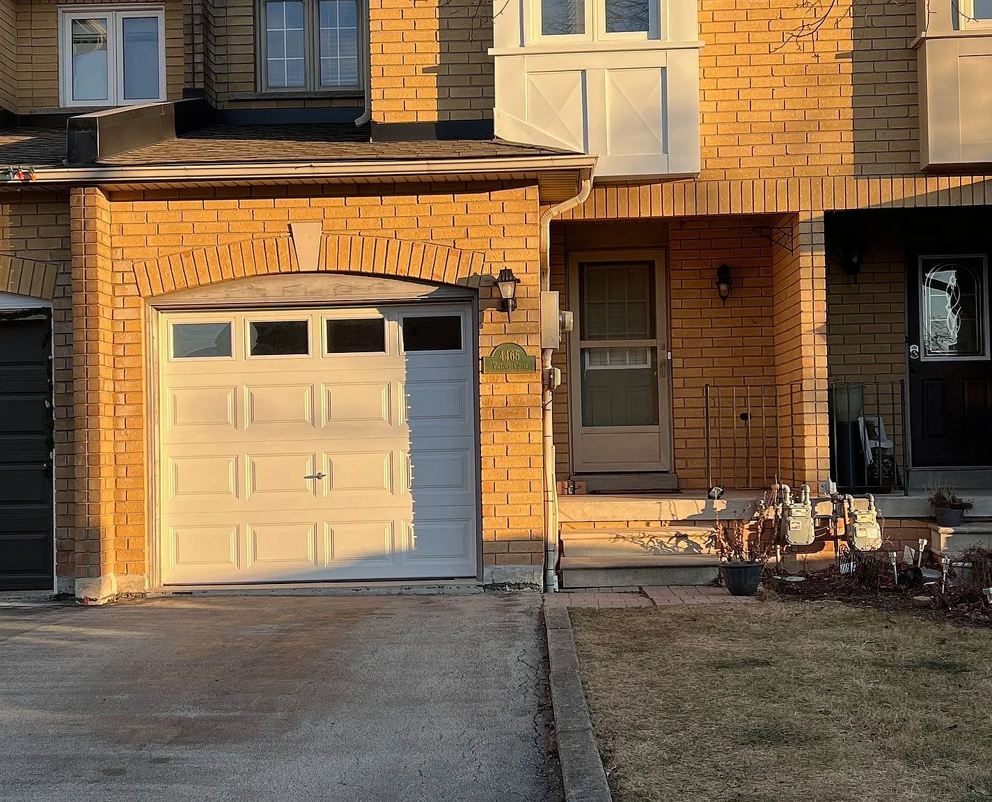 3 bed, $3,400 — Photo 1