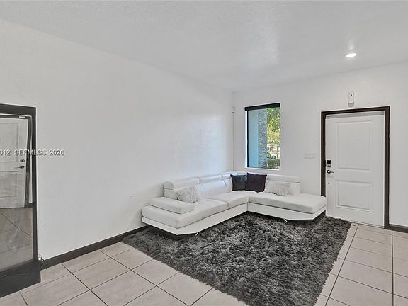 5th image of 408 NE 212th Ter