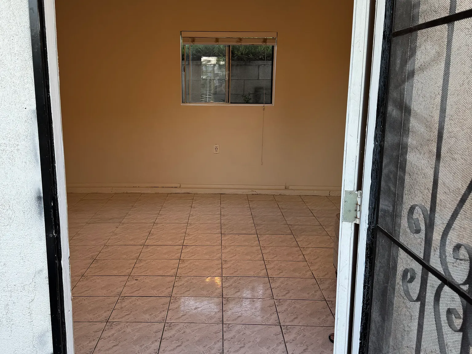 3240 Fashion Ave — Photo 2