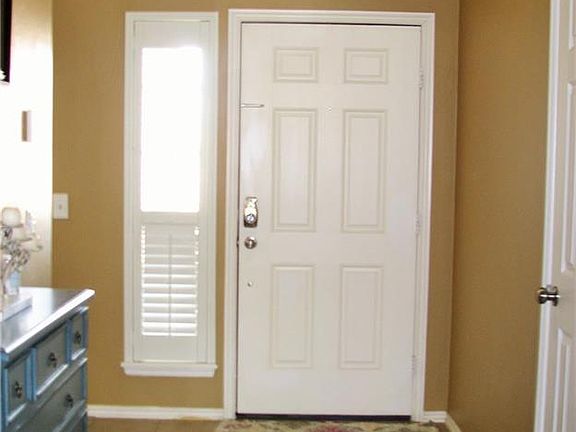4th image of 2408 Lone Oak Dr