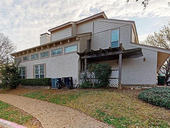 2nd image of 9 Oakbrook Dr