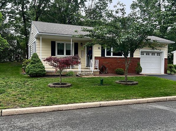 11 Wyoming Ave