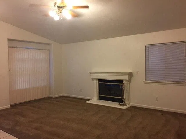 4 bed, 2576 sqft, $2,295 — Photo 2