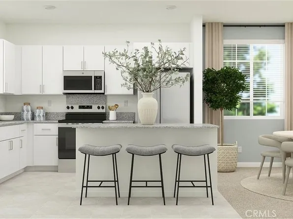 1674 Phantom Ln, Rialto, CA 92376