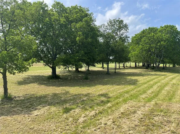 381 Heritage Creek Dr, Rhome, TX 76078