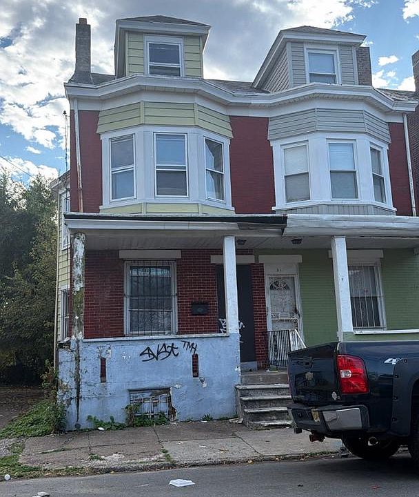1st image of 19 Wayne Ave