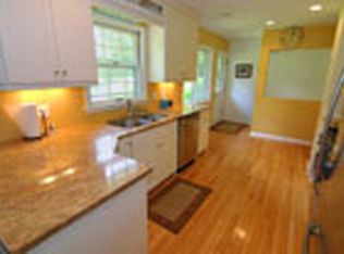 1418 E Skyline Dr, Madison, WI 53705