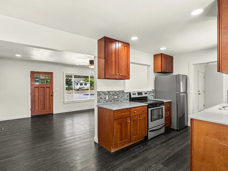 510 Keene Dr — Photo 12