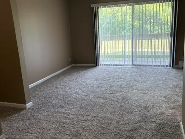 651 Carroll Pkwy #2, Glenwood, IL 60425