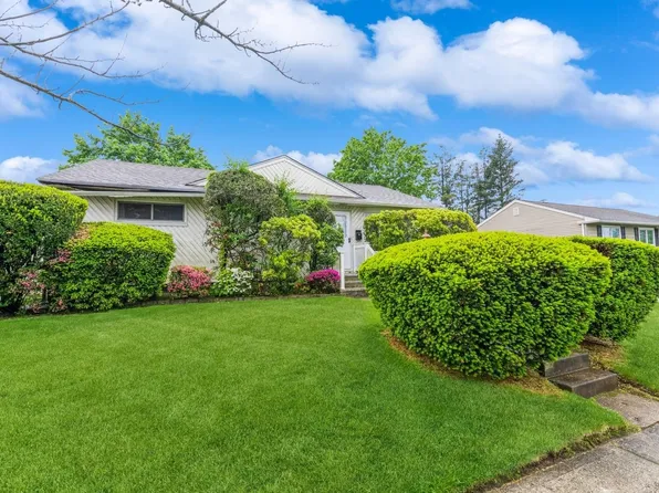 769 Anderson Avenue, Franklin Square, NY 11010