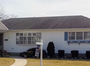 24 Overton St, Deer Park, NY 11729