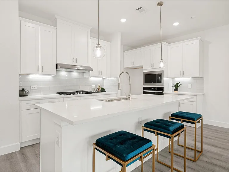 5609 Woodlands Dr — Photo 9