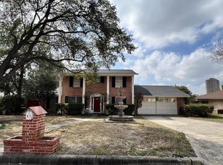 102 Flintstone St, Castle Hills, TX 78213