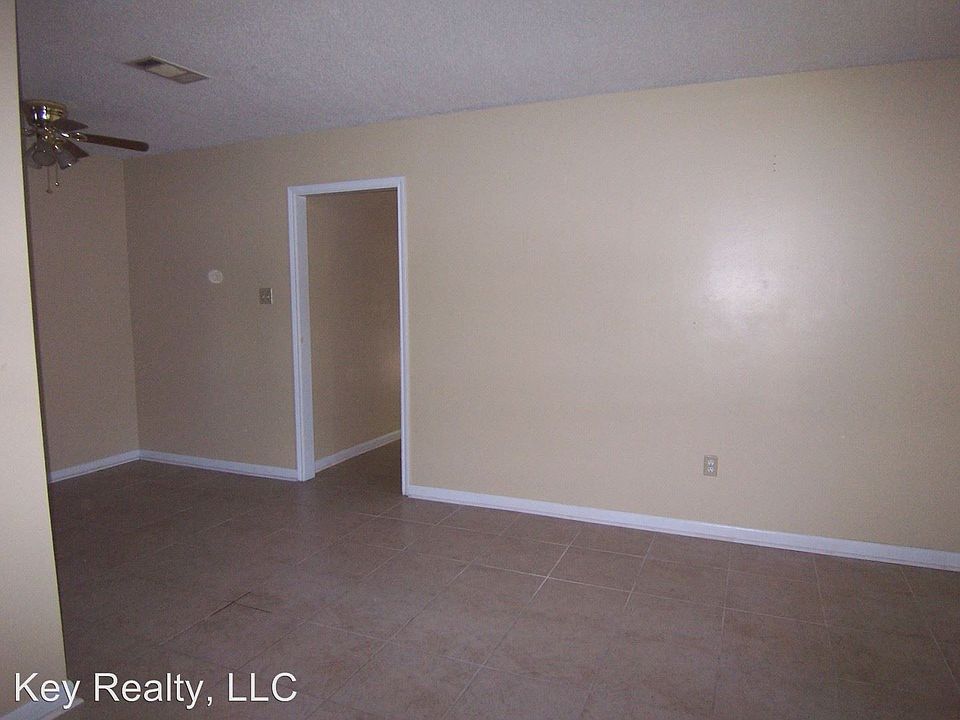 2nd image of 601-B Gary K St