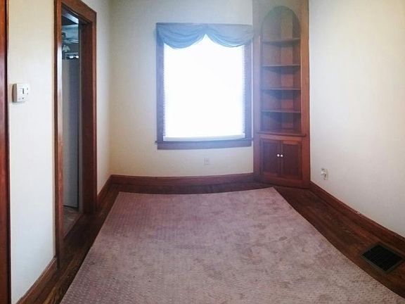 5th image of 11 Woodford Ave