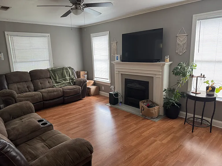 231 E Slattery Blvd — Photo 12