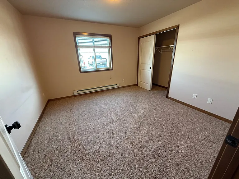 1425 1st Ave NE — Photo 7
