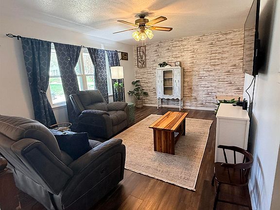 4th image of 108 Cherokee Ln