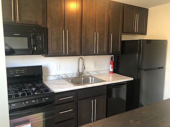 3rd image of 441 463rd Blvd #9