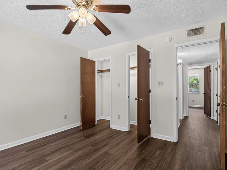 207 Turner Ave — Photo 9
