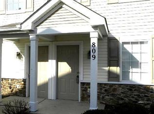 809 Silverstone Dr #809, Carpentersville, IL 60110