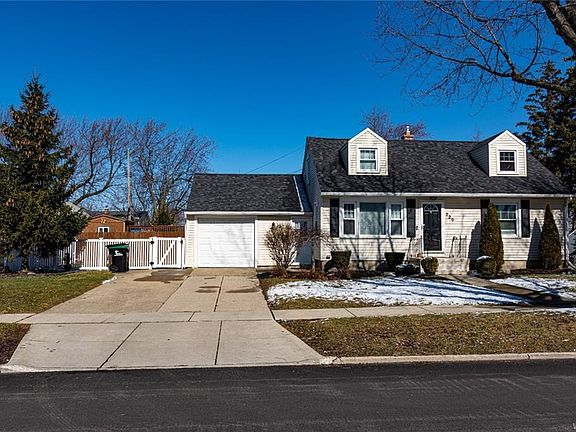 3rd image of 220 Blackstone Blvd