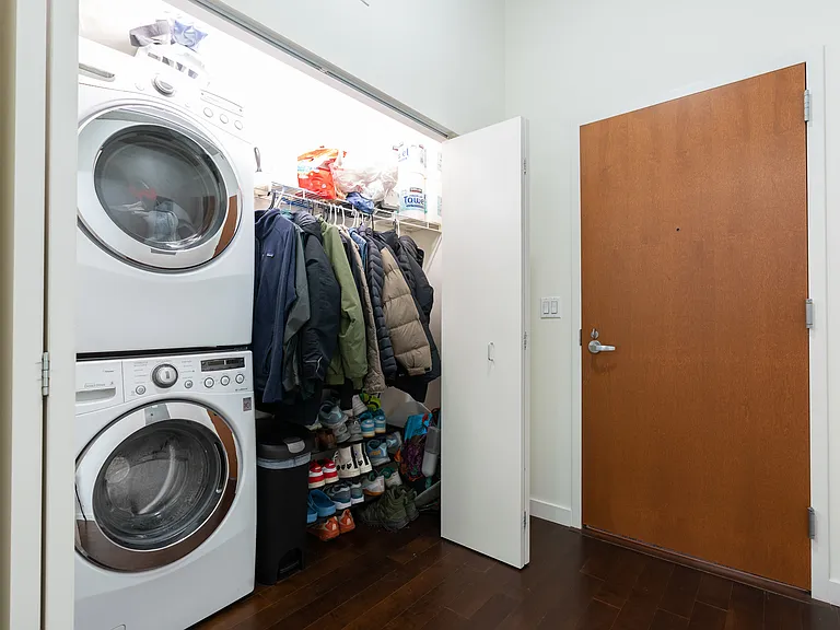235 W Van Buren St #2915 — Photo 9