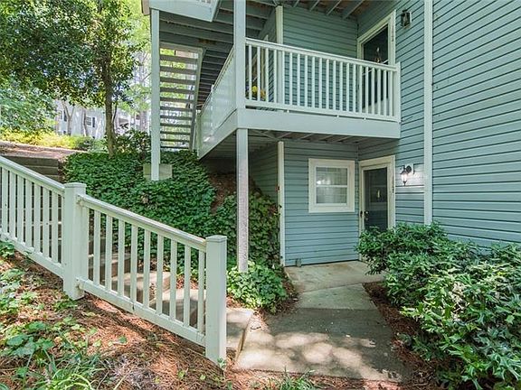2nd image of 1642 Roanoke Pl SE
