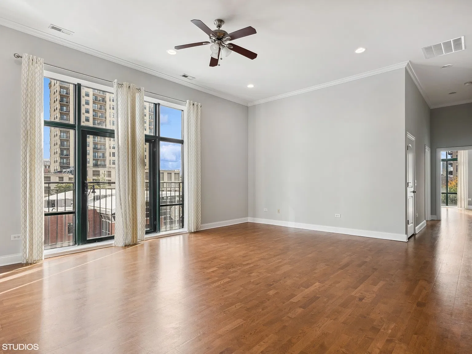 2 bed, 1404 sqft, $3,250 — Photo 3