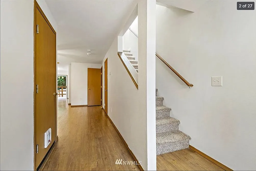 3 bed, 2.5 bath, 1389 sqft, $2,800 — Photo 2