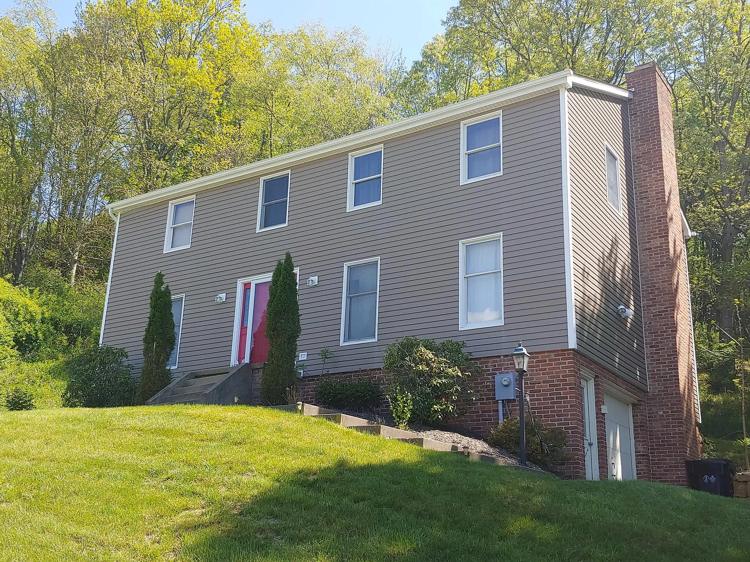 10006 Oakridge Dr — Photo 2