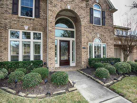 3rd image of 2923 Auburn Creek Ln