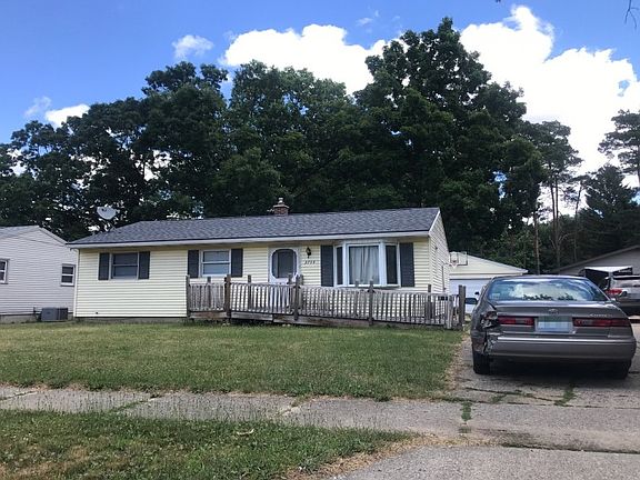 2nd image of 3754 Wedgewood Dr SW