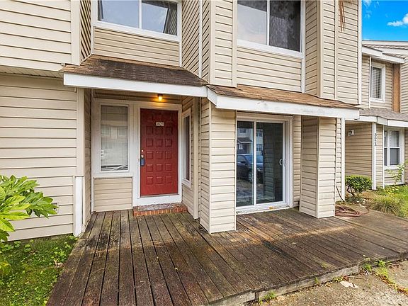 2nd image of 3621 Chimney Creek Dr