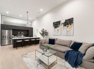 318 W Grand Ave #ID1244921P, Chicago, IL 60654