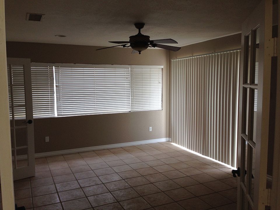 2nd image of 949 Paula St