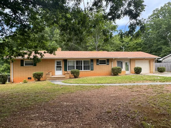 453 Foster St, Asheboro, NC 27205