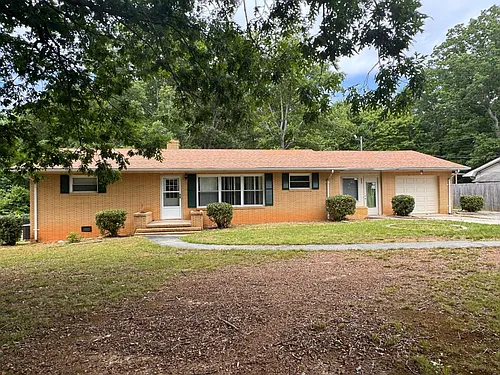 453 Foster St Photo 1