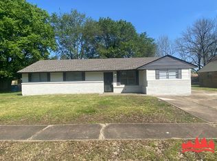 2412 Gathings Dr, West Memphis, AR 72301