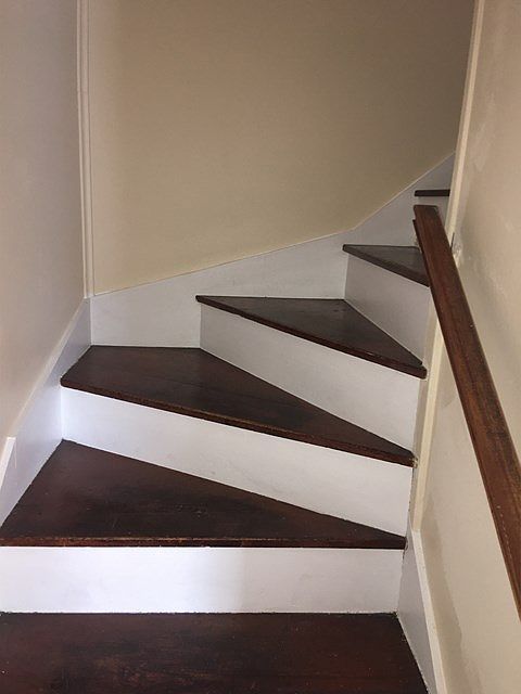 2nd image of 260 Robert St