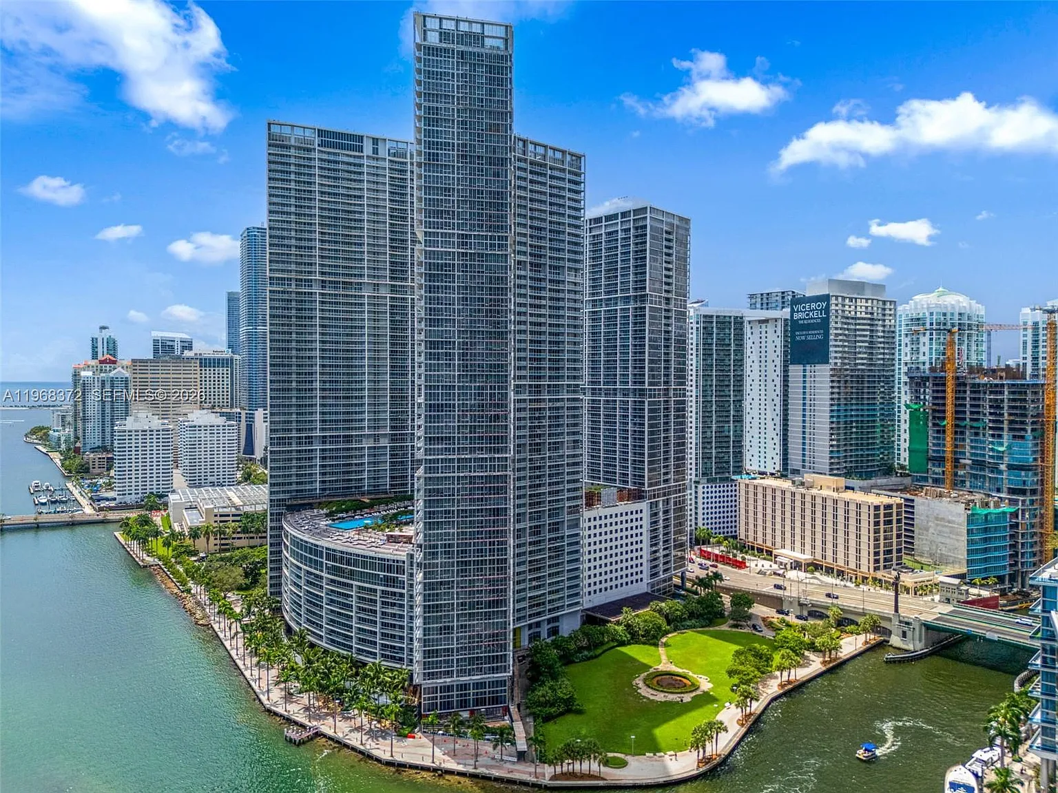 Icon Brickell No Two — Photo 2