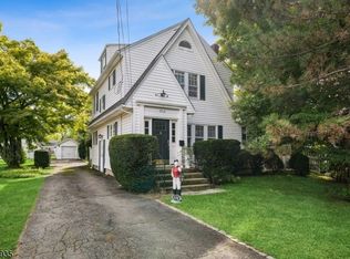 104 W Hanover Ave, Morris Plains, NJ 07950
