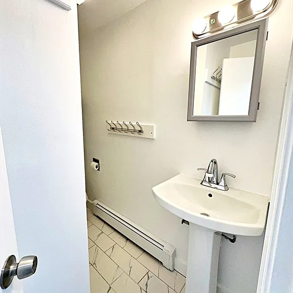40 Jeffries St #3 — Photo 12