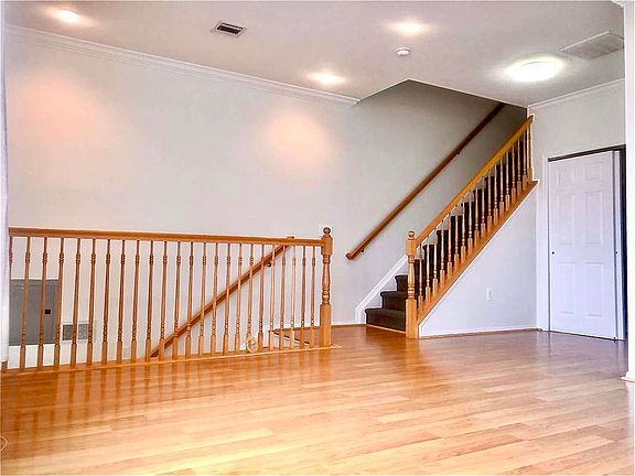 2nd image of 287 Surf Dr #287
