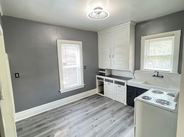 24 Taylor St
